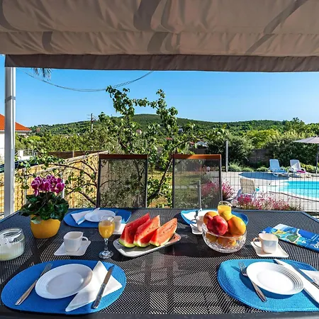 Lovely In With Wifi Vakantiehuis