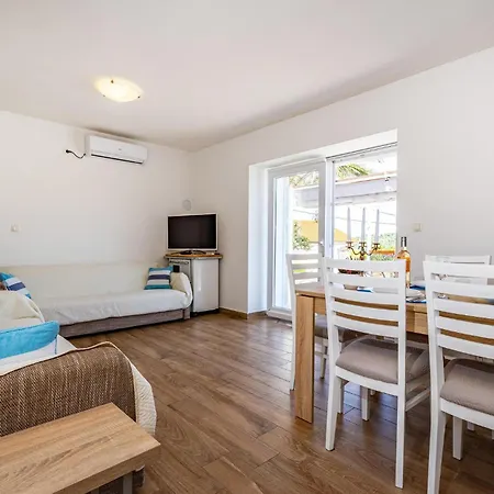 Amazing Home In Brbinj Brbinj