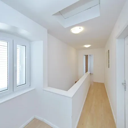 Lovely In With Wifi Brbinj