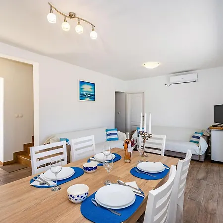 Nyaraló Lovely In With Wifi Brbinj