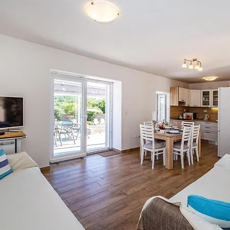 Nyaraló Lovely In With Wifi *