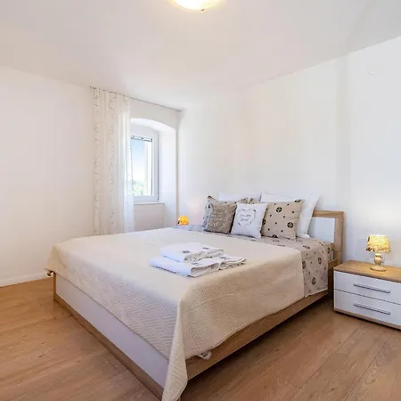 Lovely In With Wifi Nyaraló Brbinj