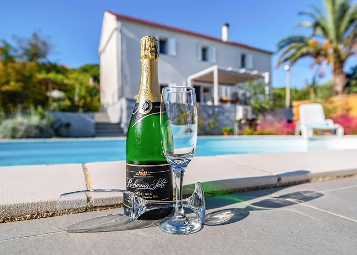 בית נופש Lovely In With Wifi