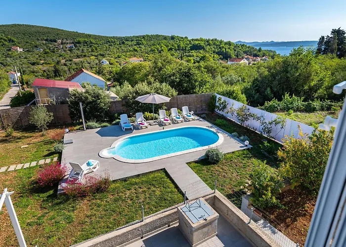 בית נופש Lovely In With Wifi Brbinj