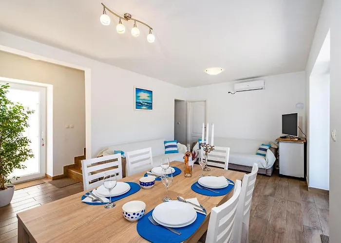 בית נופש Lovely In With Wifi Brbinj