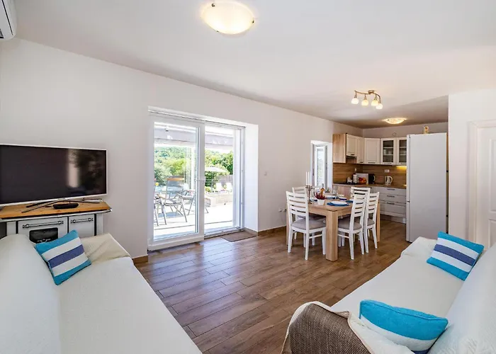 בית נופש Lovely In With Wifi *