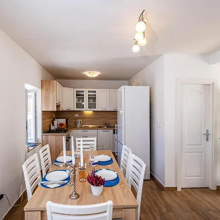 Amazing Home In Brbinj