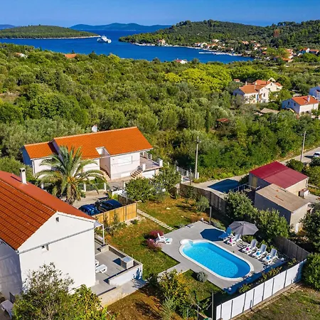 Amazing Home In Brbinj بيت للعطل