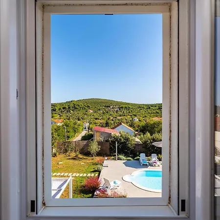 Amazing Home In Brbinj * Brbinj